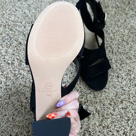 NEW Ann Taylor Suede Sandals - Picture 4 of 5